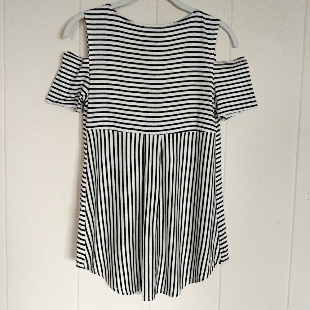 W5🖐️ by Anthropologie Striped Cold❄️ Shoulder Top - Picture 2 of 6